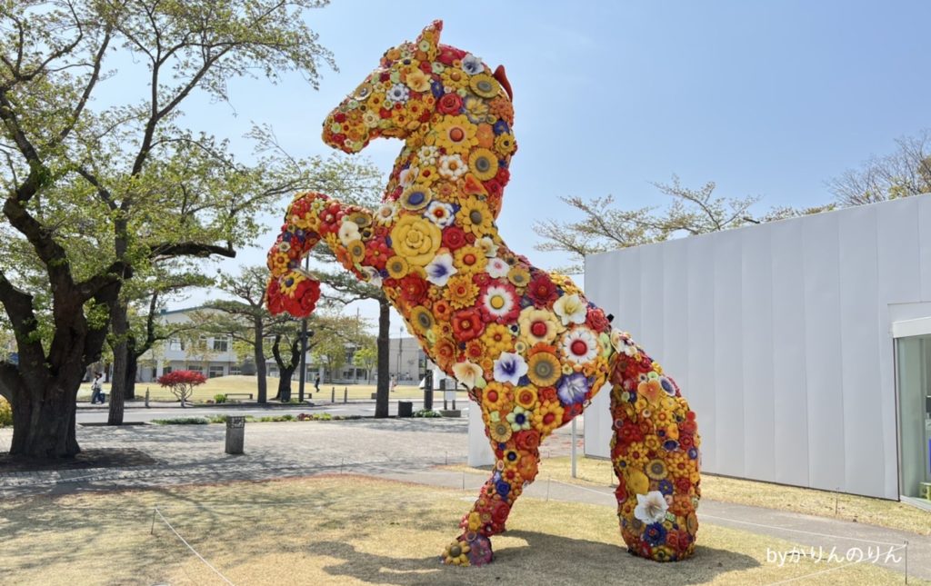 十和田市現代美術館の馬